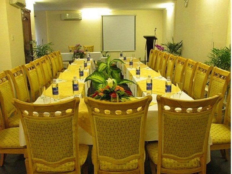 Khách sạn Hoang Phu Gia